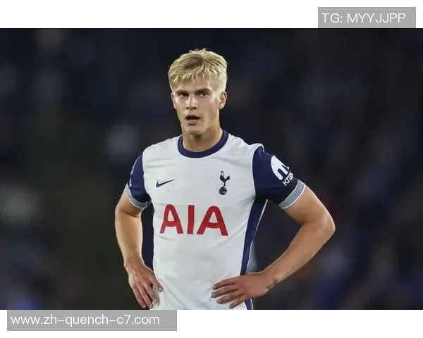 求战心切，贝里瓦尔回绝因脑震荡被换下并一度推搡热刺队医